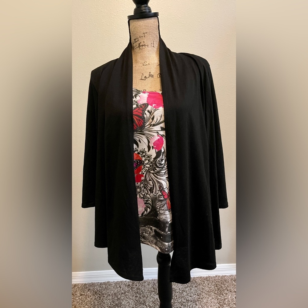 Simplici Tee.   Size XL.  Black with multi